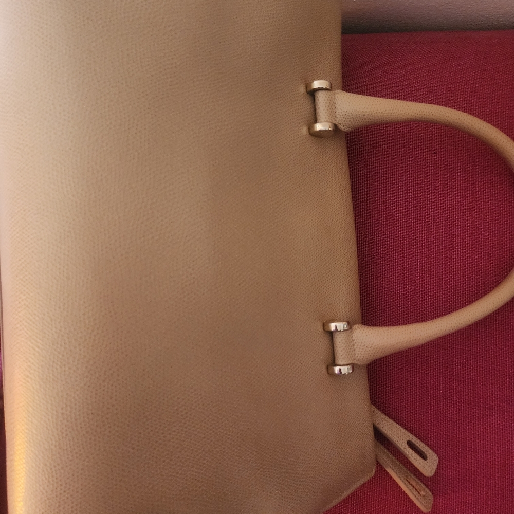 Handbag - Picture 6 of 9